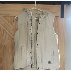Carhartt white hooded vest🌻